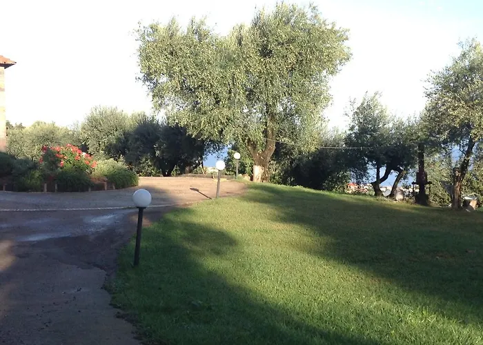 Nyaraló Li Schisani *